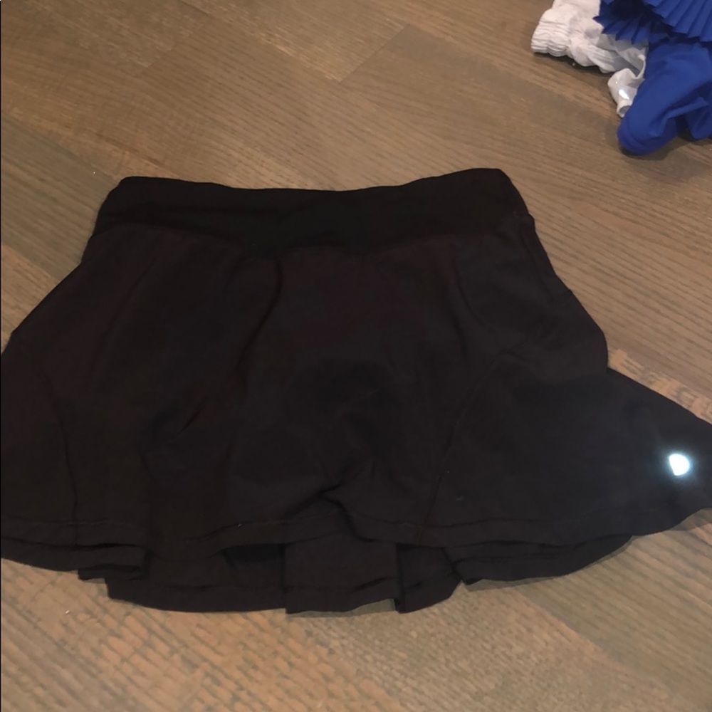Lululemon skirt size 4